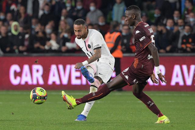 ESPN：FIFA希望引入FVS系统 教练能质疑裁判决定